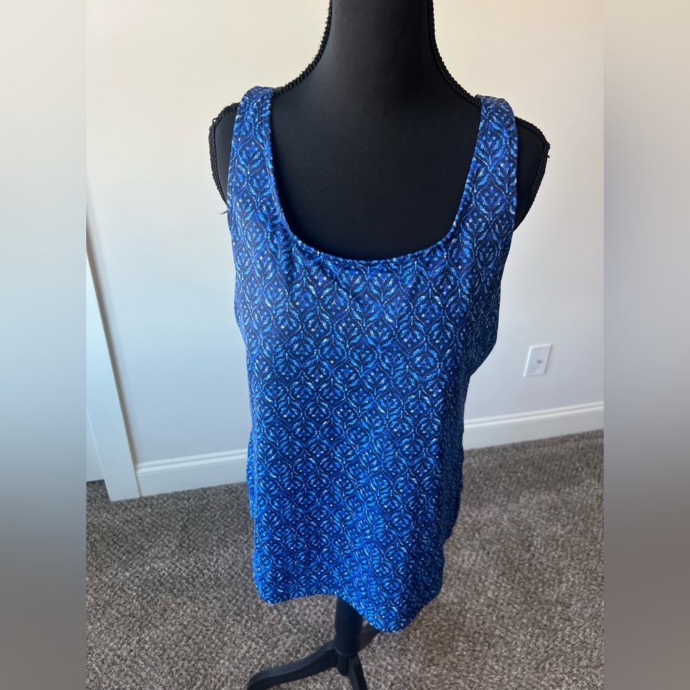 L.L. Bean Blue Geometric Modest Swimsuit Top Molded Bra Cups Size 14 Long UPF 50